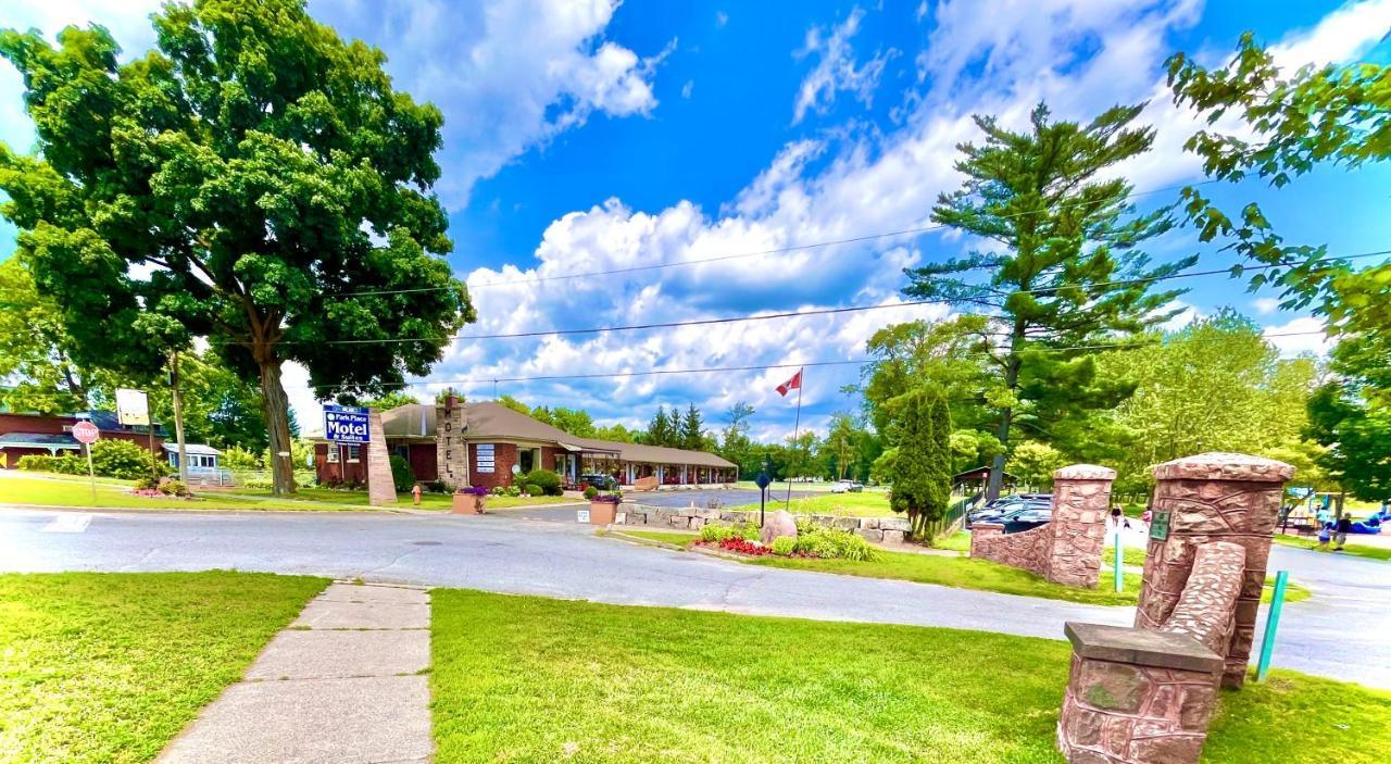 Park Place Motel & Suites Tweed Екстер'єр фото