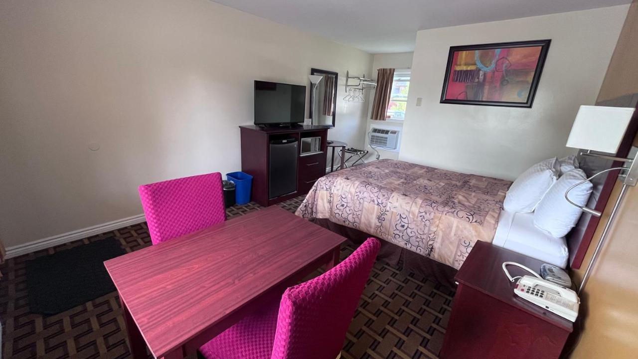 Park Place Motel & Suites Tweed Екстер'єр фото