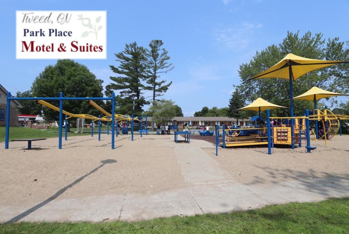 Park Place Motel & Suites Tweed Екстер'єр фото
