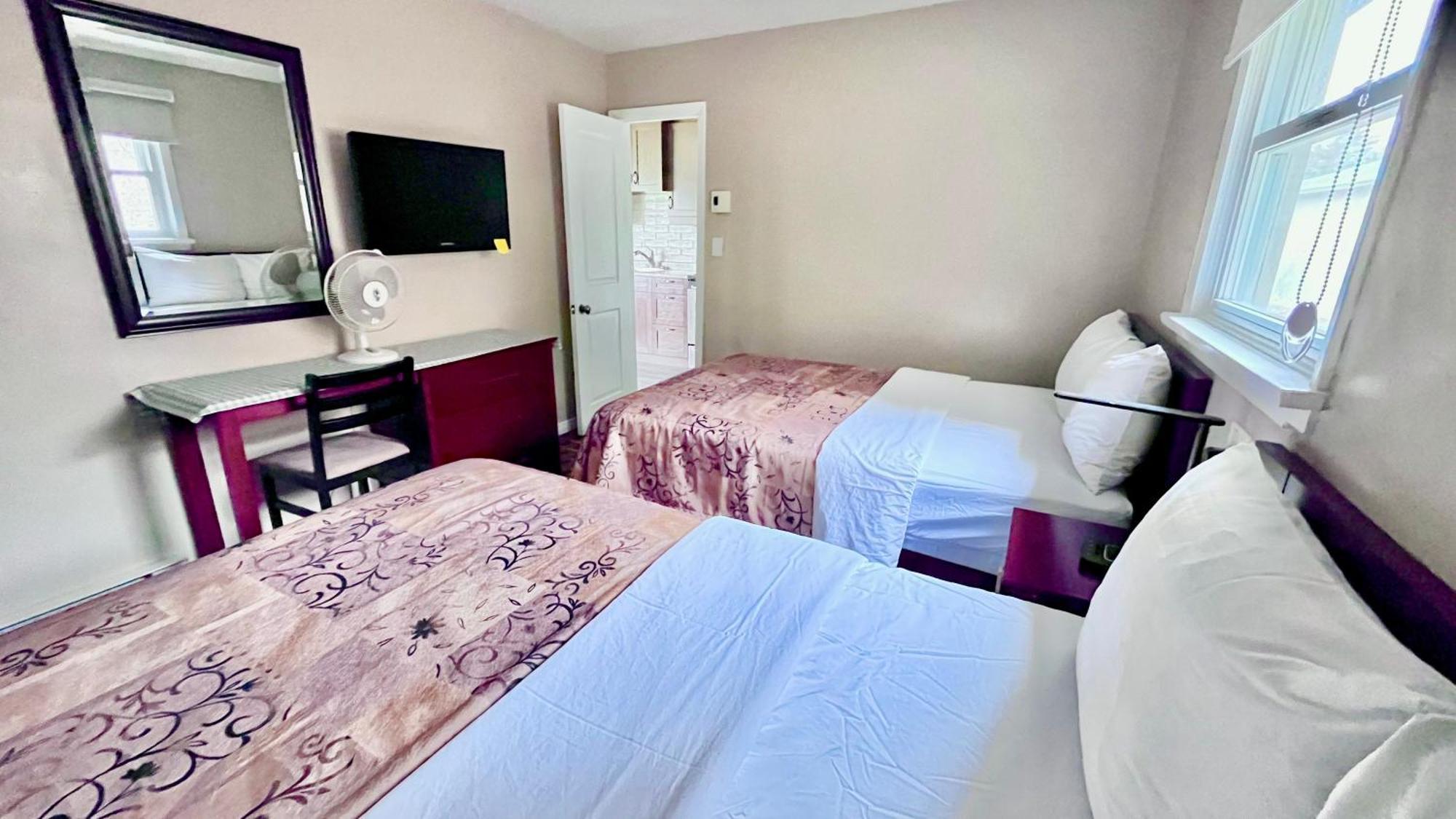 Park Place Motel & Suites Tweed Екстер'єр фото