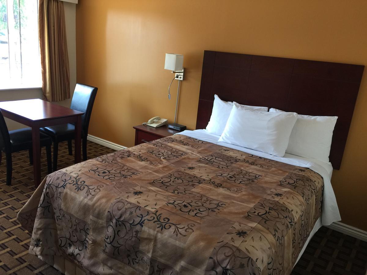 Park Place Motel & Suites Tweed Екстер'єр фото