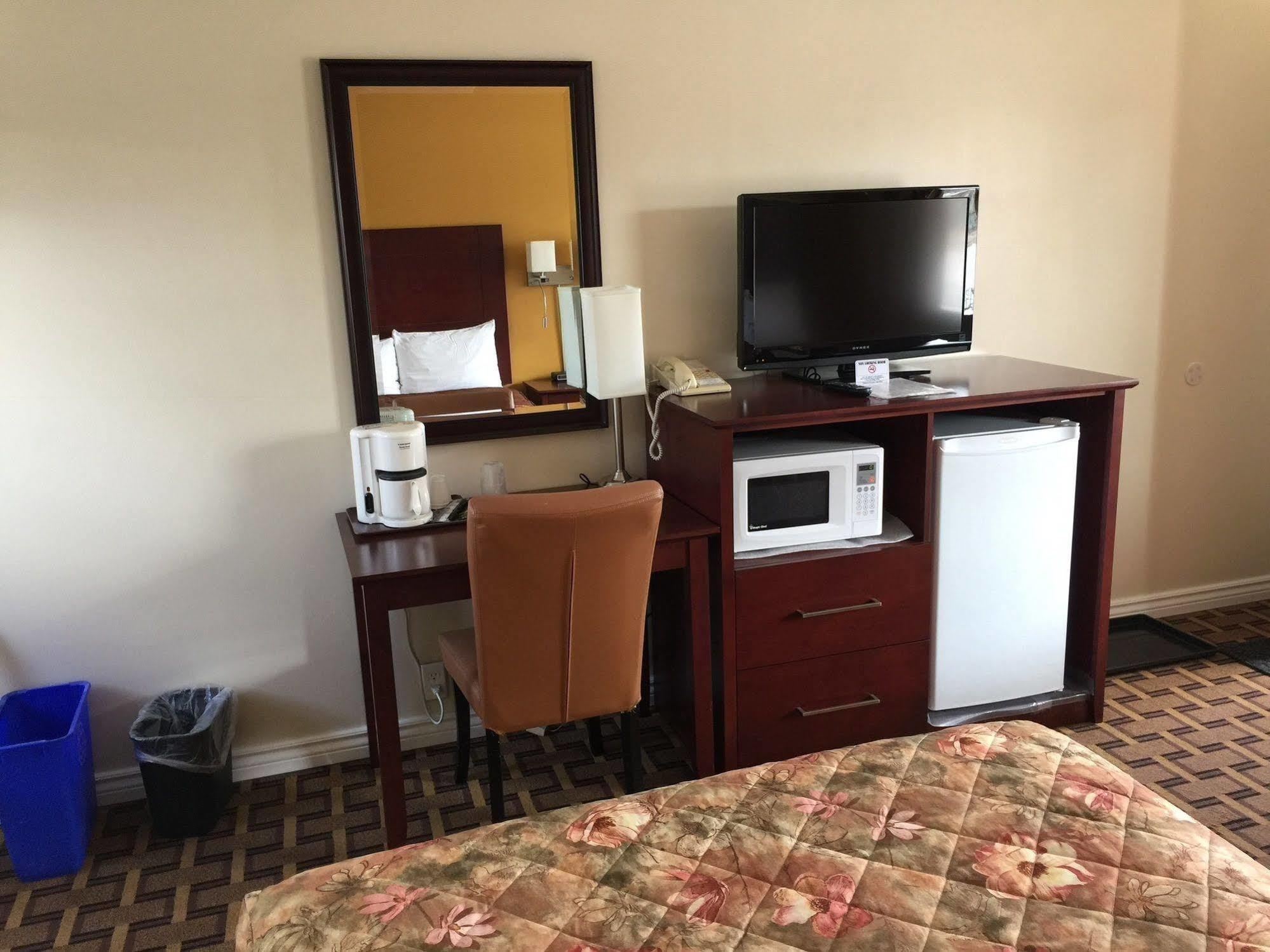 Park Place Motel & Suites Tweed Екстер'єр фото
