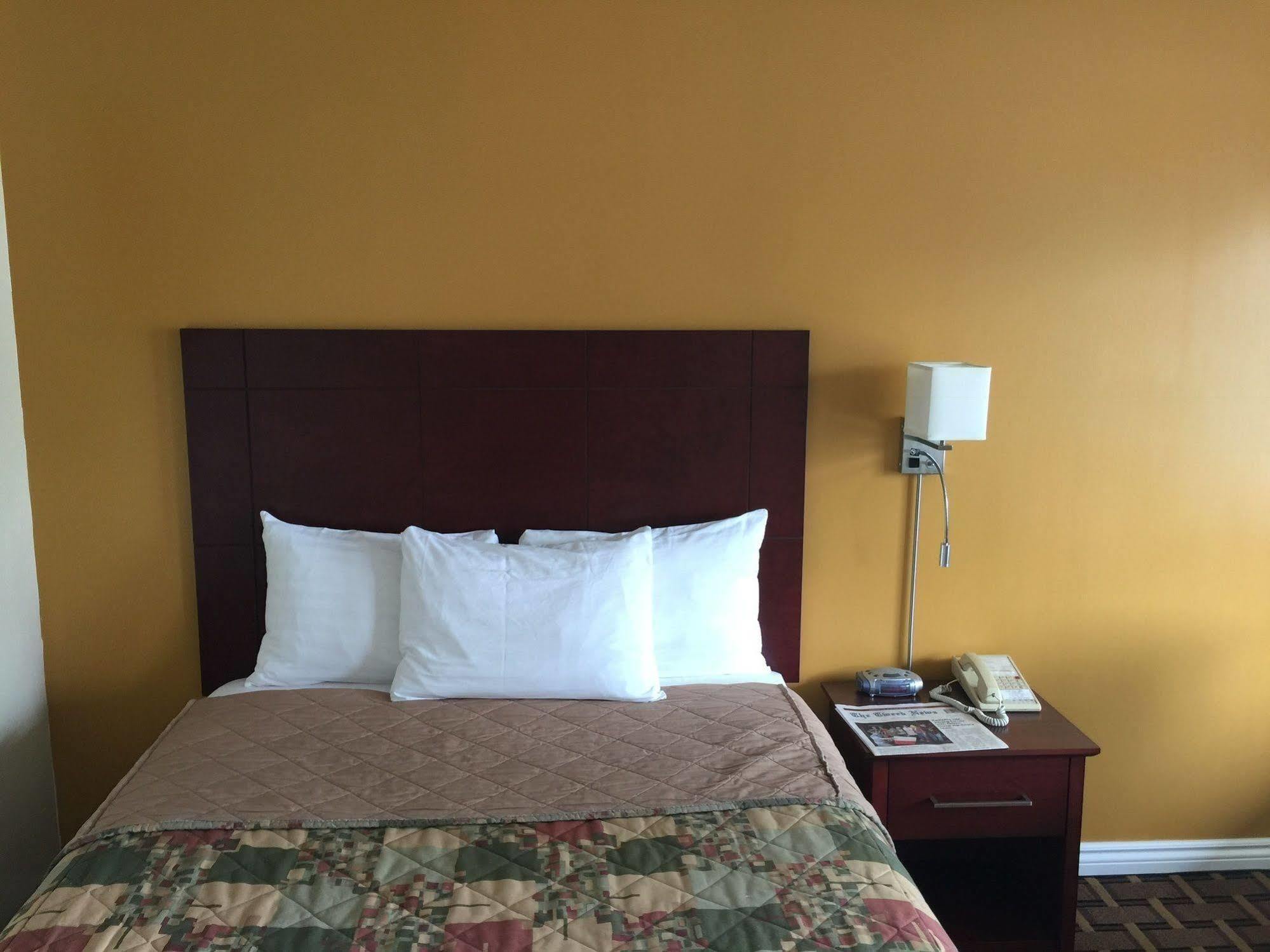Park Place Motel & Suites Tweed Екстер'єр фото