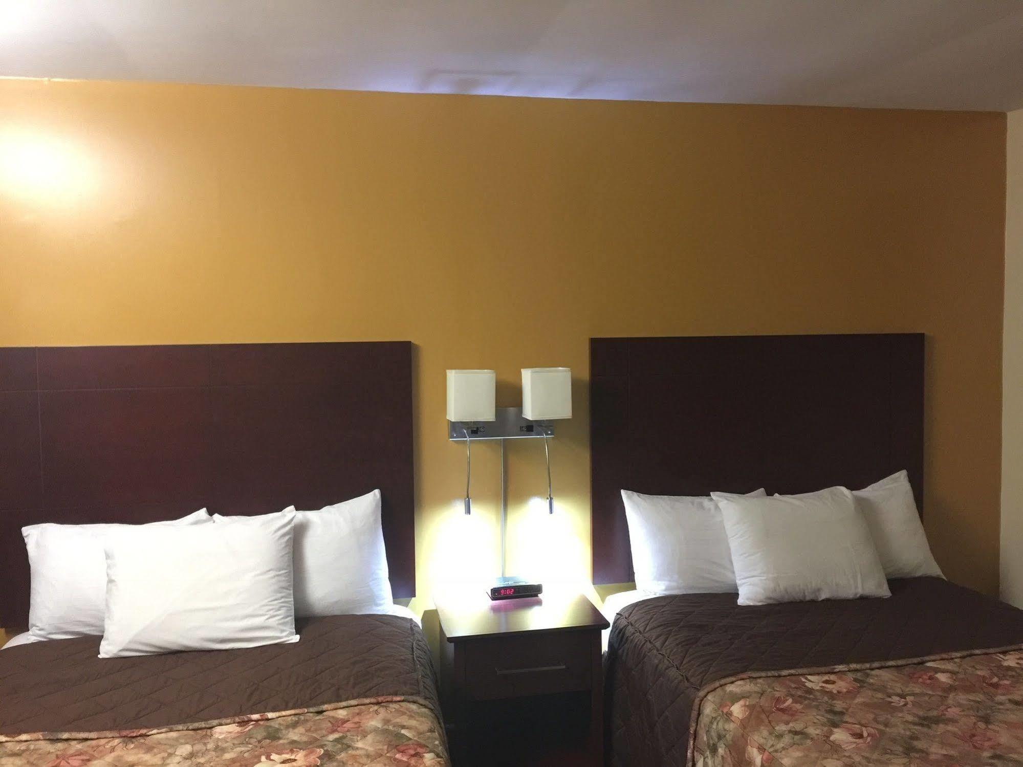 Park Place Motel & Suites Tweed Екстер'єр фото
