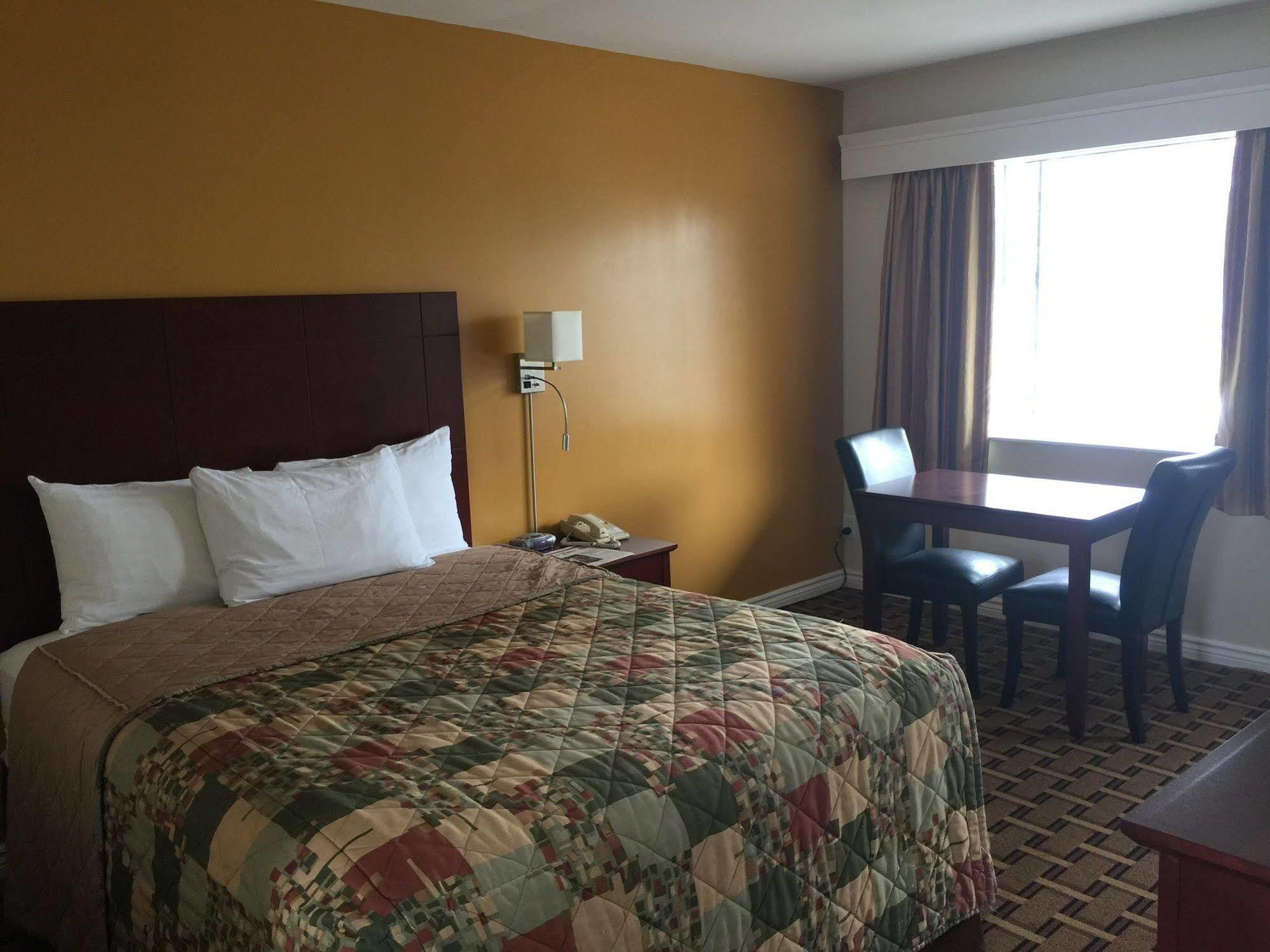 Park Place Motel & Suites Tweed Екстер'єр фото