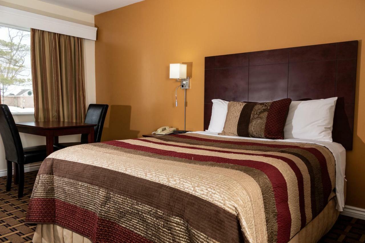Park Place Motel & Suites Tweed Екстер'єр фото